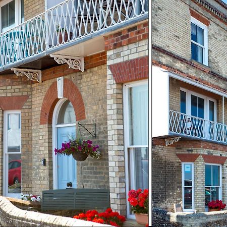 14 Market Cross Place - Beachfront Location With Lovely Sea Views - Aldeburgh Coastal Cottages Exterior photo